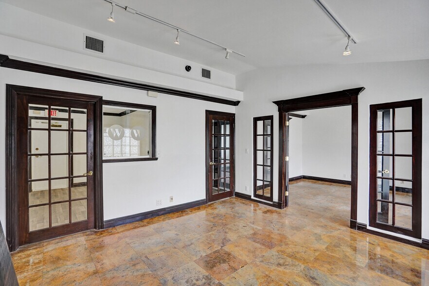 More Photos Of 51 E Commercial Blvd, Fort Lauderdale Medical For Sale