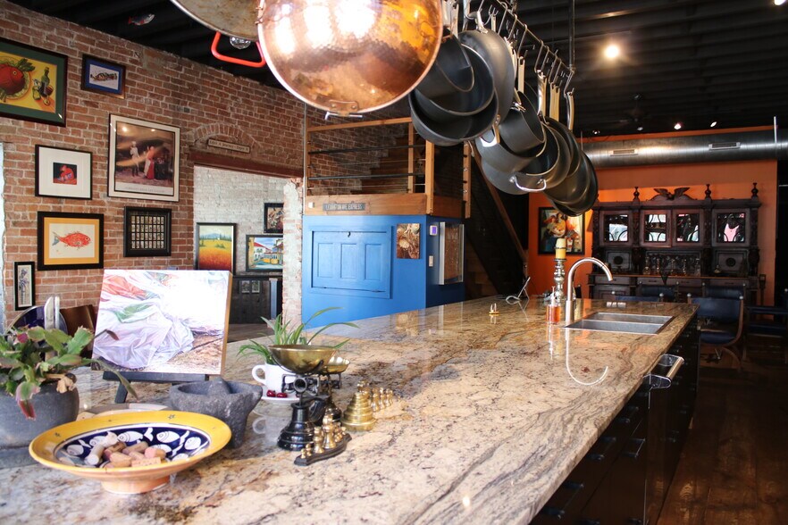 More Photos Of 537 Main St, Buffalo Storefront Retail Residential For Sale