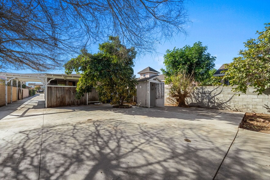 More Photos Of 339-341 E 220th St, Carson Multifamily For Sale