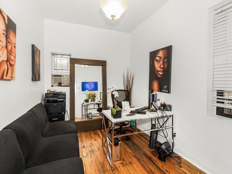 More Photos Of 113 E 39th St, New York Apartments For Sale
