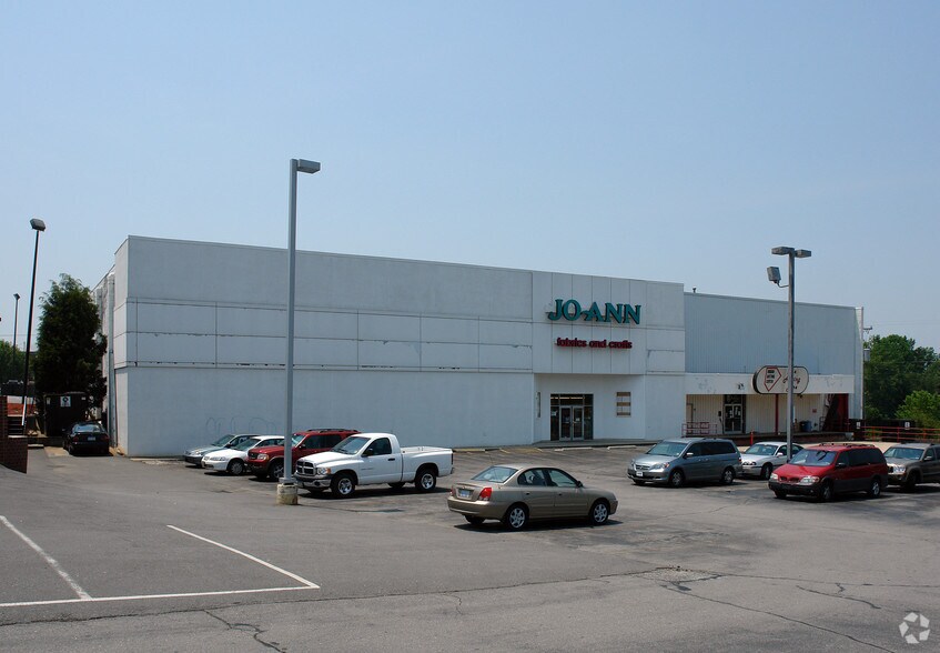 More Photos Of 1612 S Stratford Rd, Winston-Salem General Retail For Lease