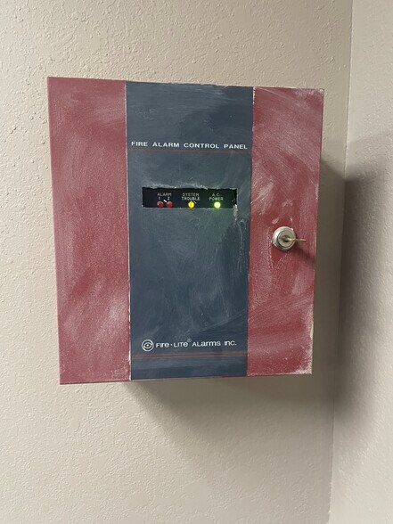 More Photos Of 1603 Main St, Winfield General Retail For Sale