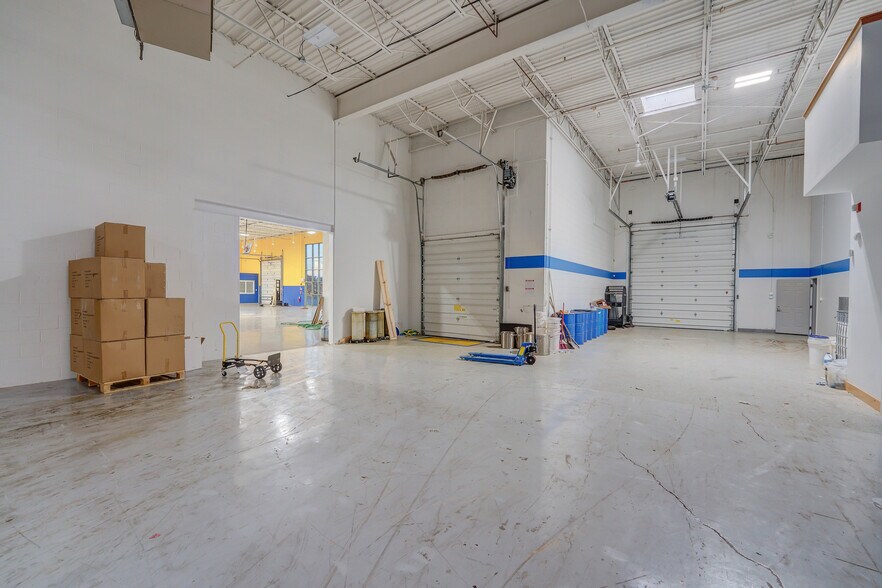 More Photos Of 10410-10426 163rd Pl, Orland Park Manufacturing For Sale