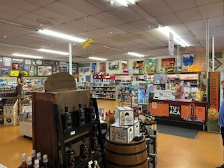 More Photos Of 4794 N Virginia St, Reno Storefront Retail Office For Lease
