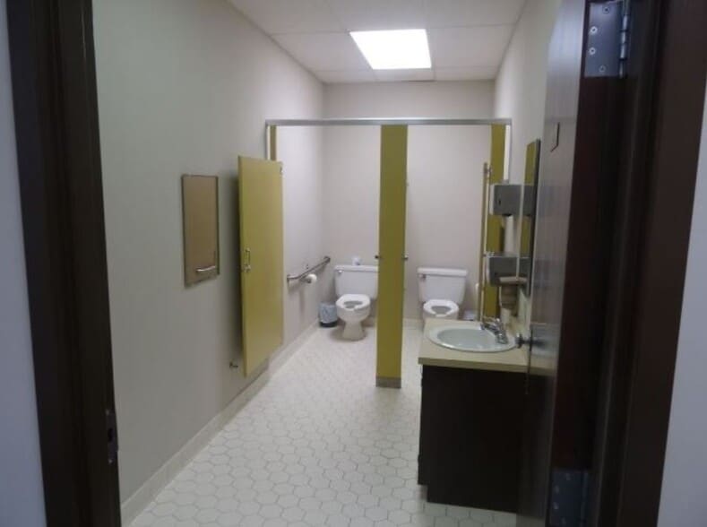 More Photos Of 310 Dick St, Fayetteville Office For Lease