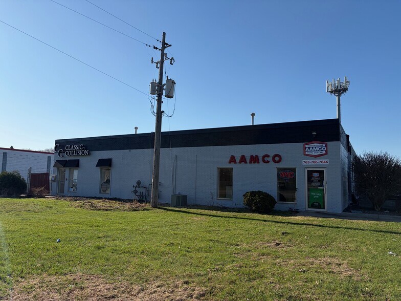 More Photos Of 960 Osborne Rd NE, Fridley Auto Repair For Lease