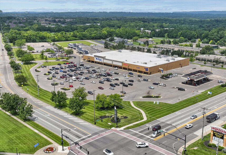 More Photos Of 1212-1252 W Kemper Rd, Cincinnati General Retail For Lease