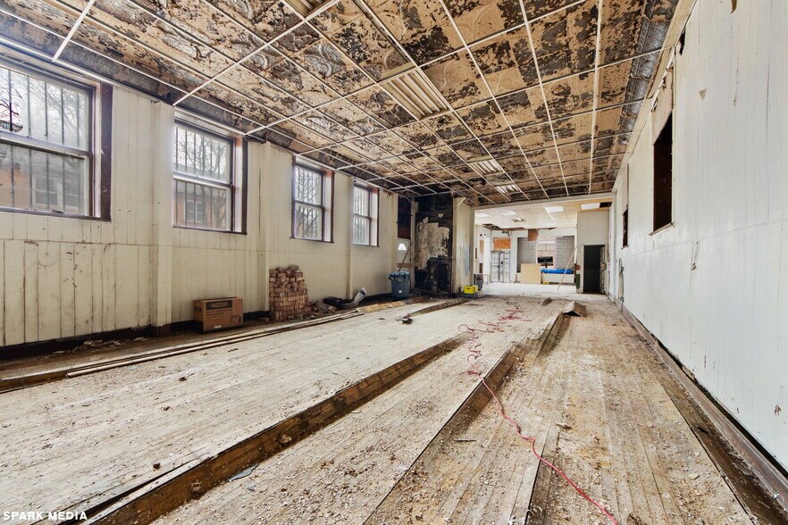 More Photos Of 4800 S Wood St, Chicago Storefront Retail Residential For Sale