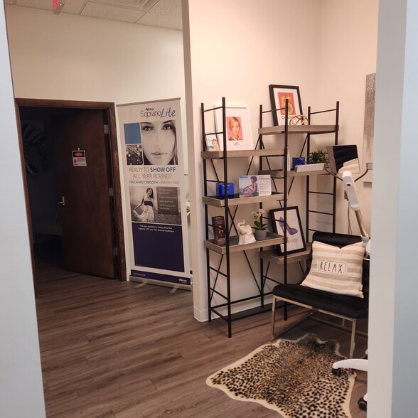 More Photos Of 8730-8732 W Fountain Ave, Tampa Medical For Lease