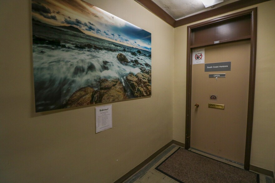 More Photos Of 320 Central Ave, Coos Bay Office For Sale