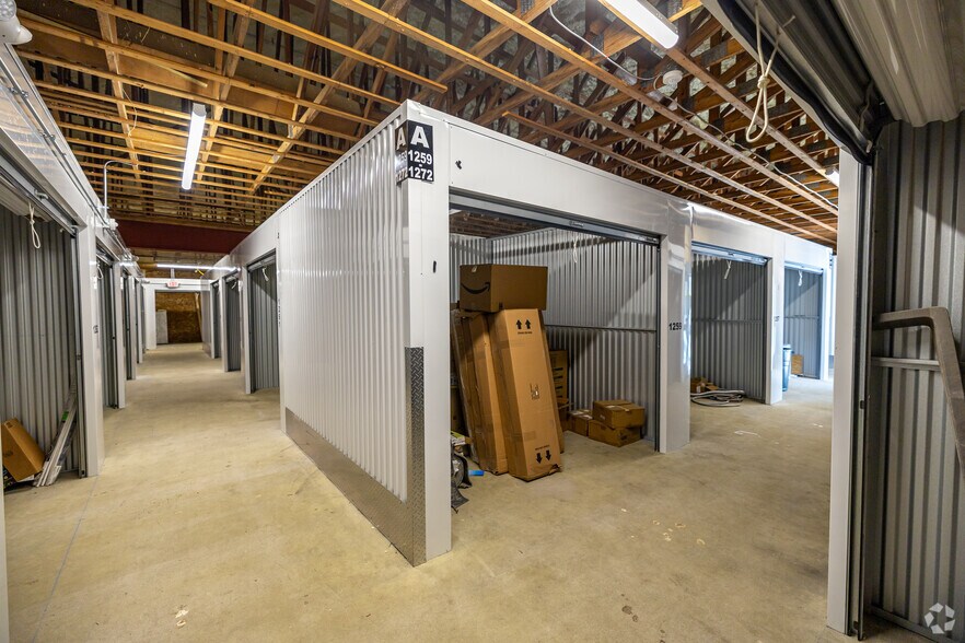 More Photos Of 920 Lafayette Rd, Seabrook Industrial For Sale