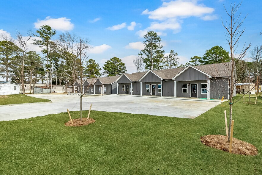 Primary Photo Of 916 Airport Rd, Chattanooga Multifamily For Sale