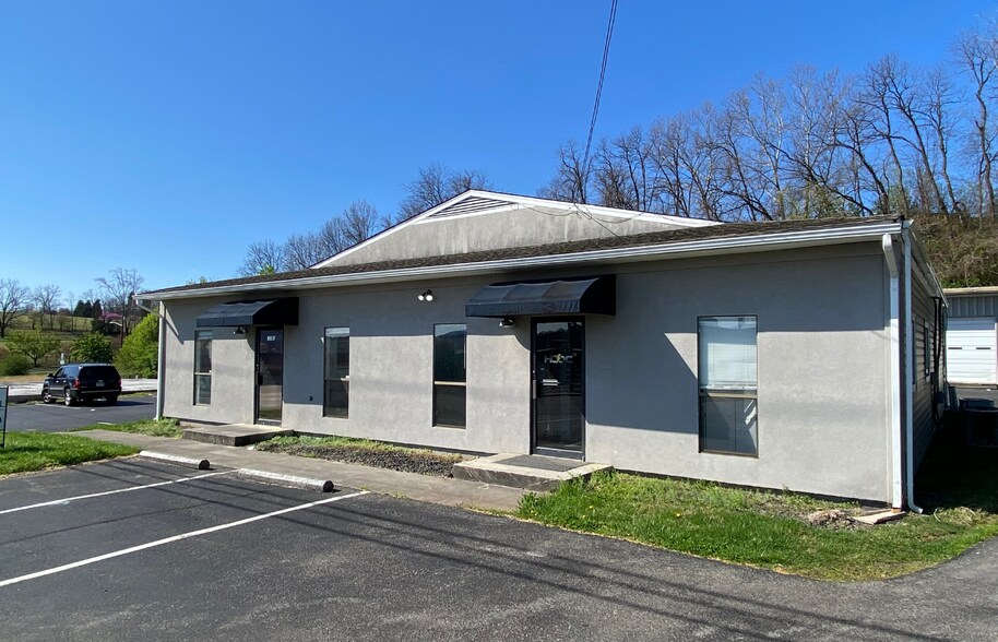More Photos Of 3783-3785 Peters Creek Rd, Roanoke Office For Sale