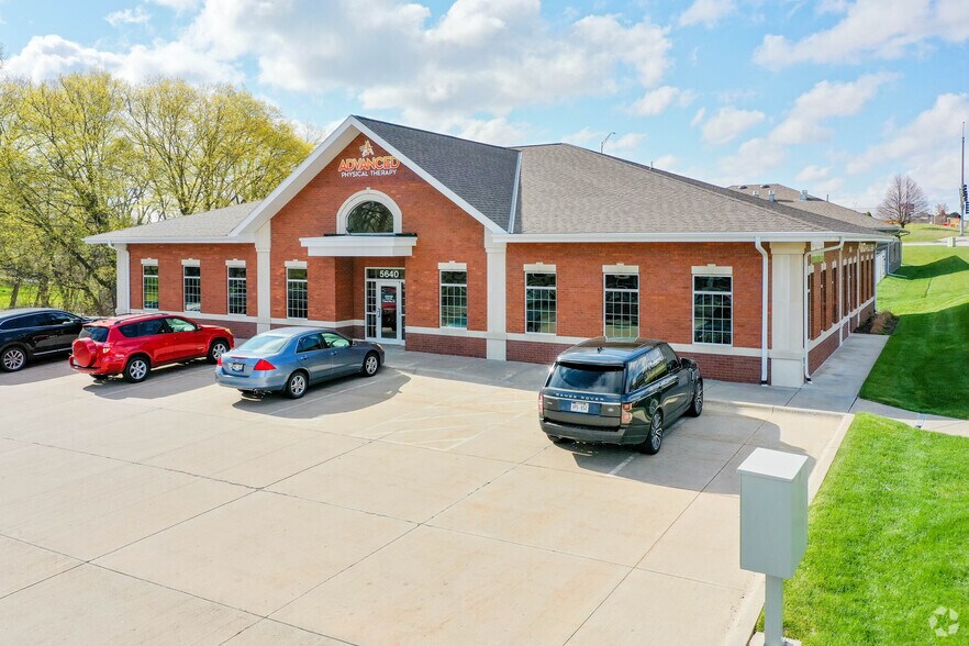 More Photos Of 5640 S 84th St, Lincoln Loft Creative Space For Lease
