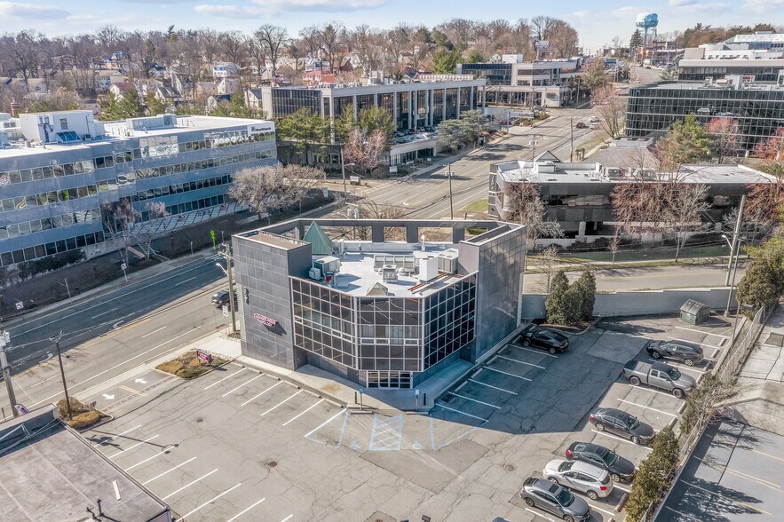 More Photos Of 907 Northern Blvd, Great Neck Medical For Sale