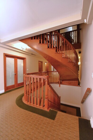 More Photos Of 972 Youngstown Kingsville Rd, Vienna Office For Sale