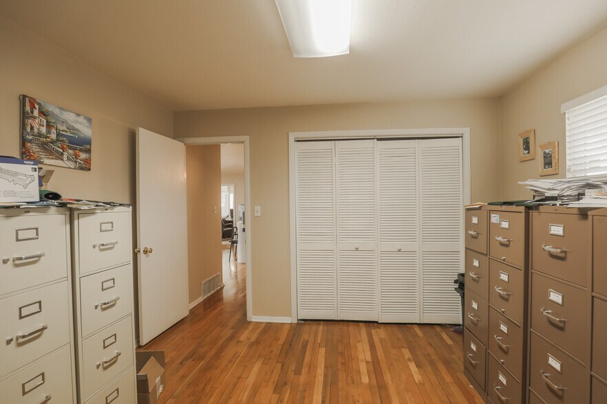 More Photos Of 1020 S Townsend Ave, Montrose Storefront Retail Office For Sale