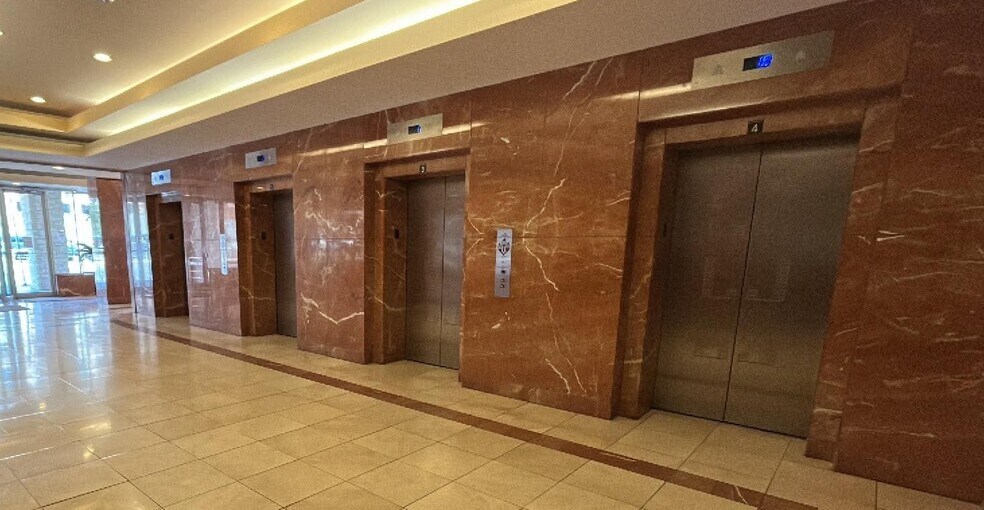More Photos Of 415 W Wall St, Midland Office For Lease