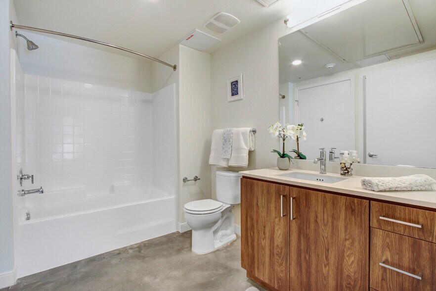 More Photos Of 6625 Reseda Blvd, Reseda Apartments For Lease