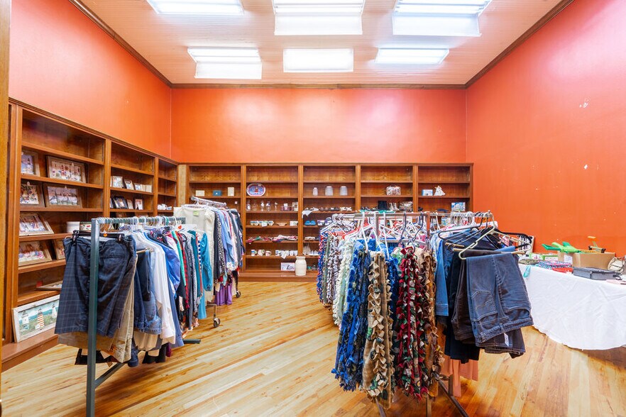 More Photos Of 106 W Columbia St, San Augustine Storefront Retail Office For Sale