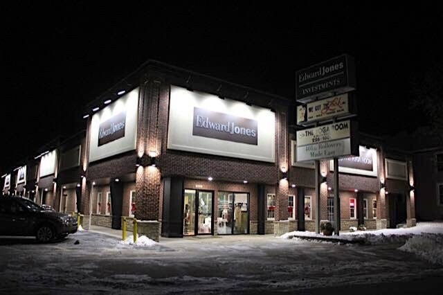 More Photos Of 111-119 E Goldsborough St, Crown Point Storefront For Lease