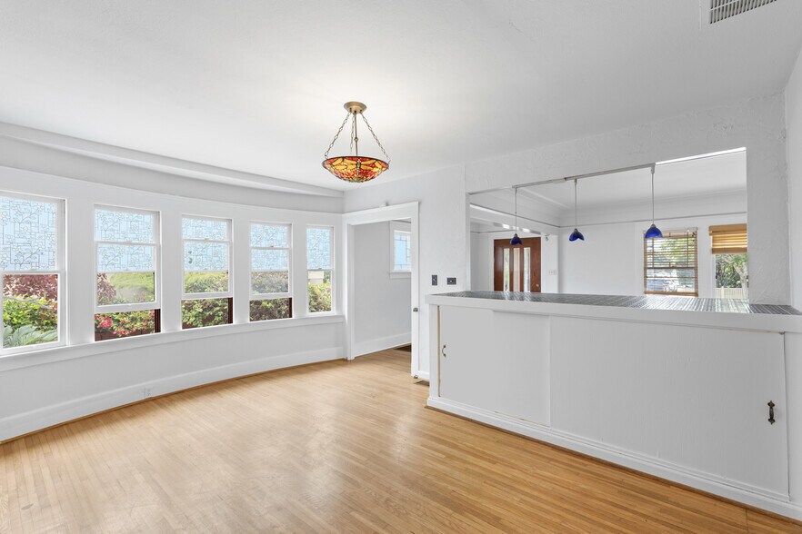 More Photos Of 642 Torrance St, San Diego Apartments For Sale