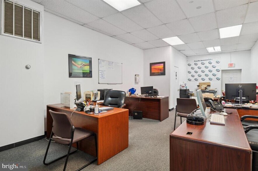 More Photos Of 934 Market St, Marcus Hook Storefront Retail Residential For Sale