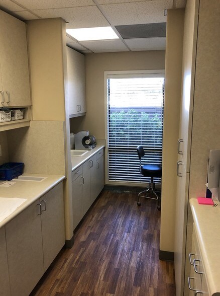 More Photos Of 1204 Cottonwood St, Woodland Office For Sale