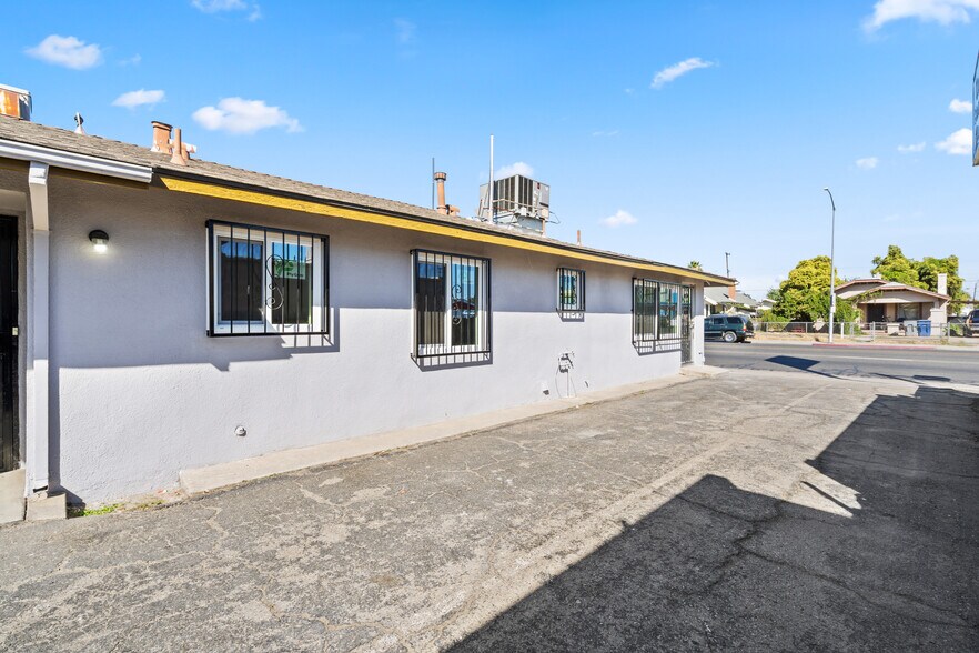 More Photos Of 4584 E Tulare Ave, Fresno Storefront Retail Residential For Sale