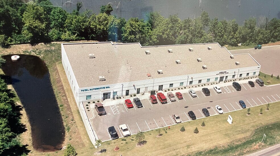 More Photos Of 3650 Chestnut St N, Chaska Light Manufacturing For Lease