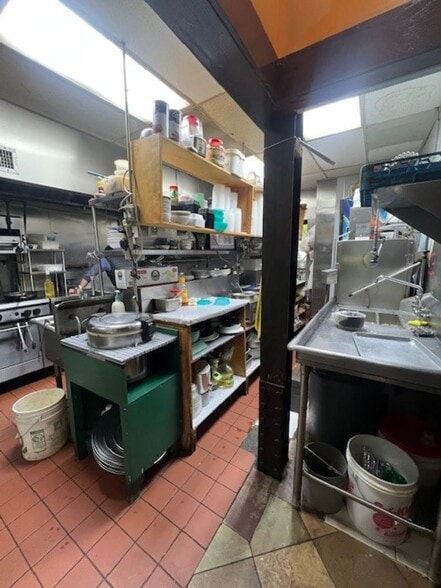 More Photos Of 296 5th Ave, Brooklyn Storefront Retail Residential For Lease