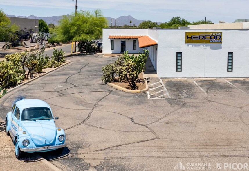 More Photos Of 3795 N Oracle Rd, Tucson Office For Sale