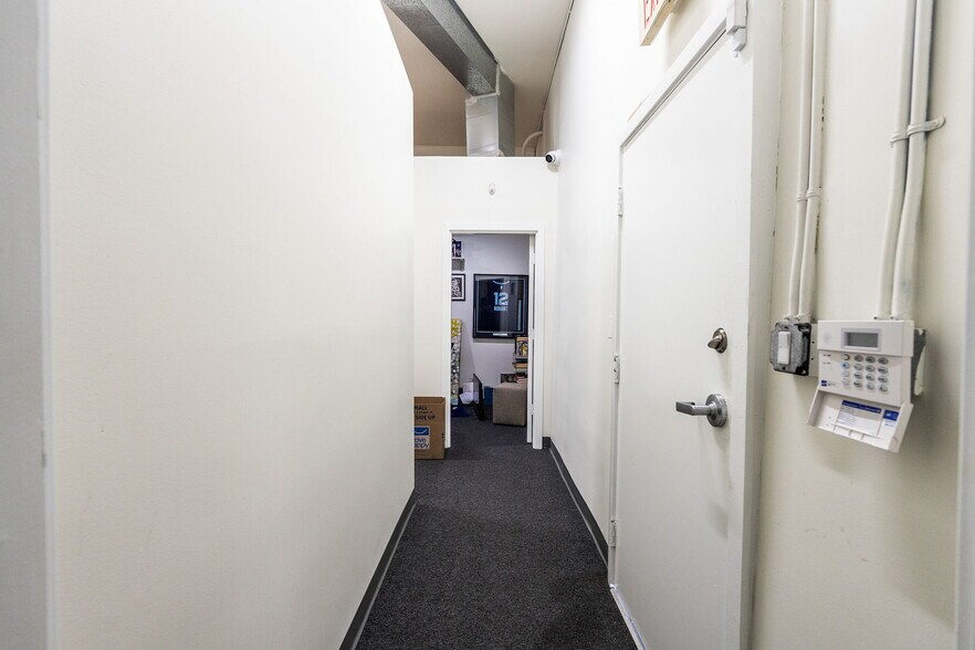 More Photos Of 723-727 N Fairfax Ave, Los Angeles General Retail For Lease