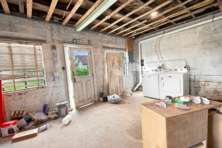 More Photos Of 206 Ferry St, Loudon Multifamily For Sale