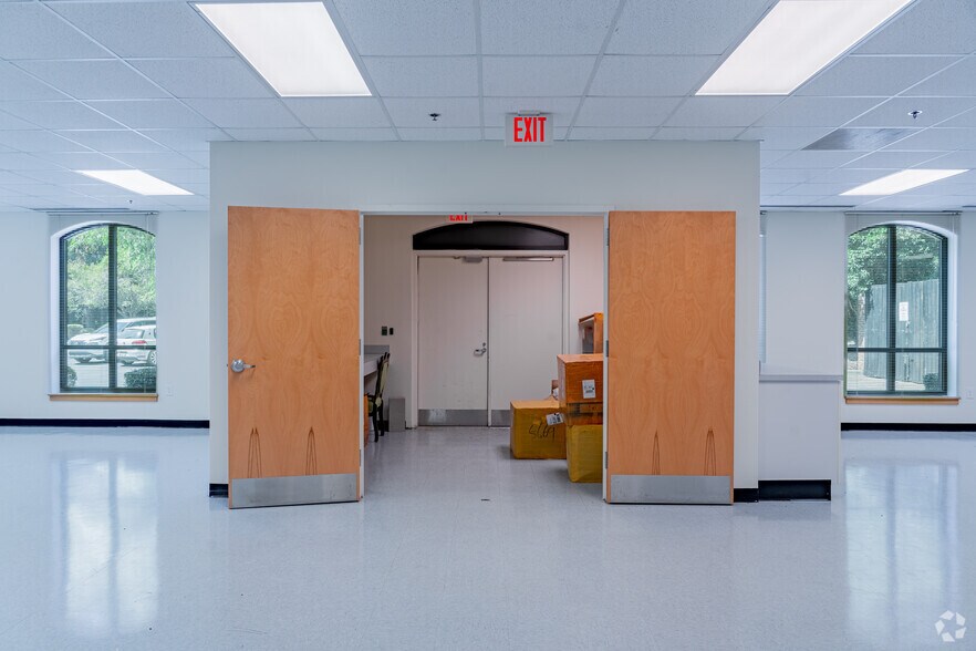 More Photos Of 610 Jones Ferry Rd, Carrboro Medical For Lease
