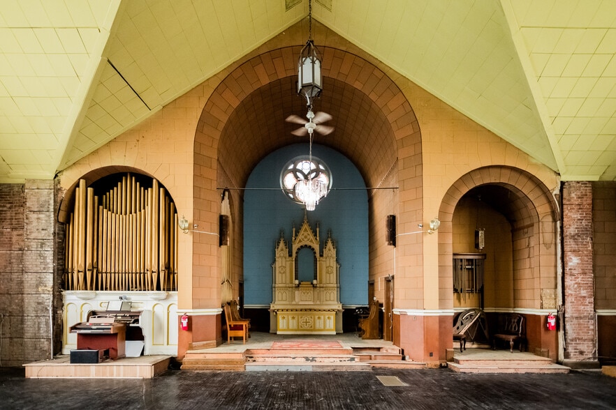 More Photos Of 4103 Cadillac Blvd, Detroit Religious Facility For Sale