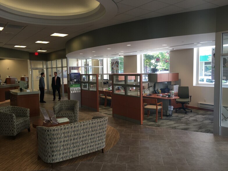 More Photos Of 385 George St, New Brunswick Restaurant For Lease