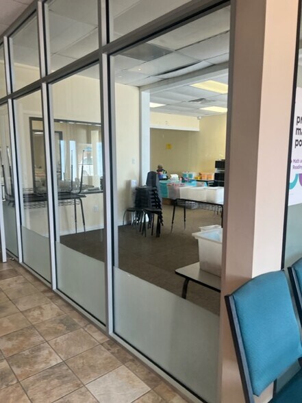 More Photos Of 14520 Memorial Dr, Houston Unknown For Lease