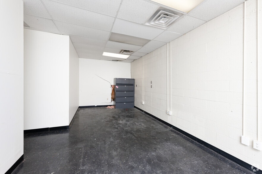 More Photos Of 1495 Lake Ave, Rochester Storefront Retail Office For Sale