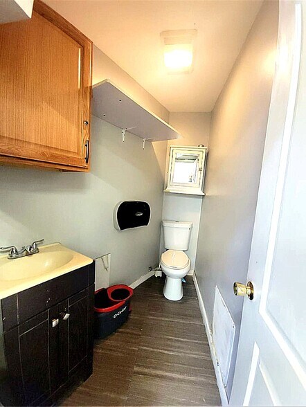 More Photos Of 554-560 E 18th St, Paterson Storefront Retail Residential For Lease