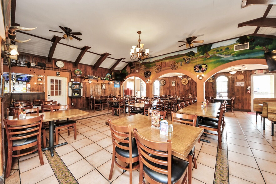 More Photos Of 7626 Clarewood Dr, Houston Restaurant For Sale