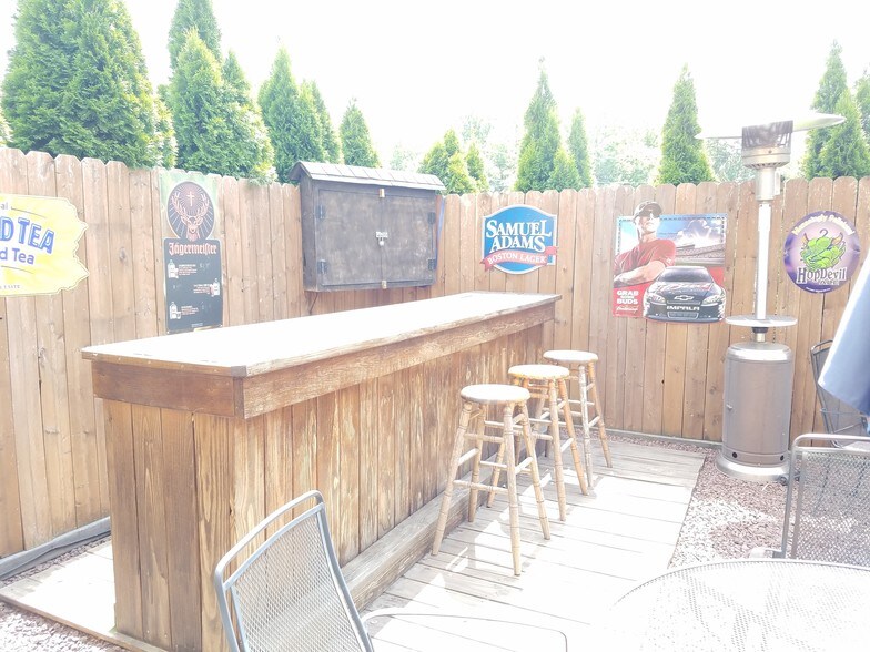 More Photos Of 140 Barto Rd, Barto Restaurant For Sale