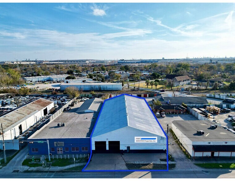 Primary Photo Of 12778 Market Street Rd, Houston Service For Lease