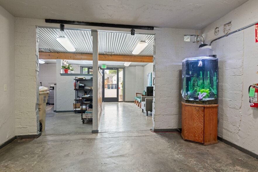 More Photos Of 23 NW Greenwood Ave, Bend Storefront For Sale