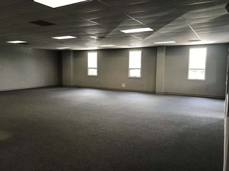 More Photos Of 1600 Reed Rd, Pennington Light Distribution For Sale