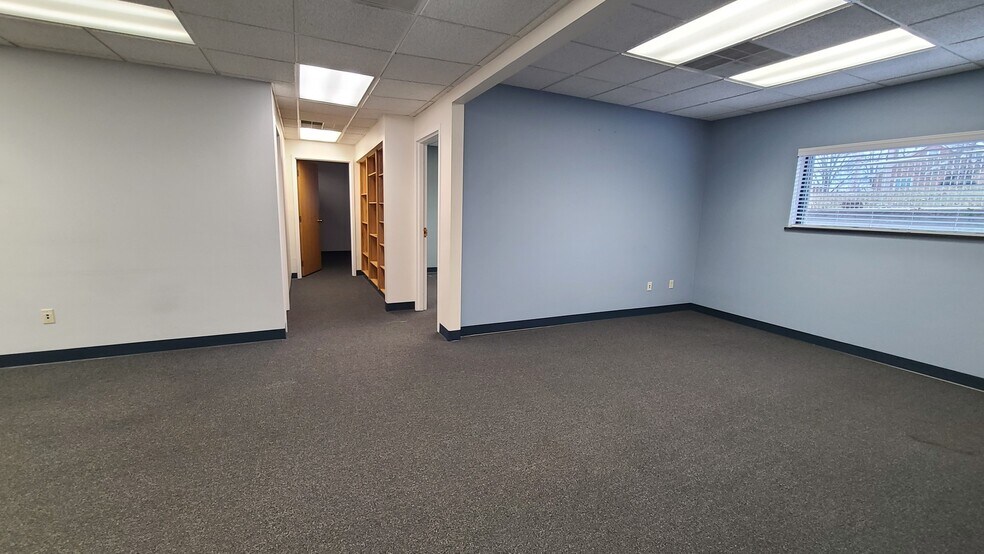 More Photos Of 3699 Alexandria Pike, Cold Spring Office For Lease