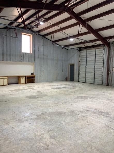 More Photos Of 6176 FM 725, New Braunfels Warehouse For Lease