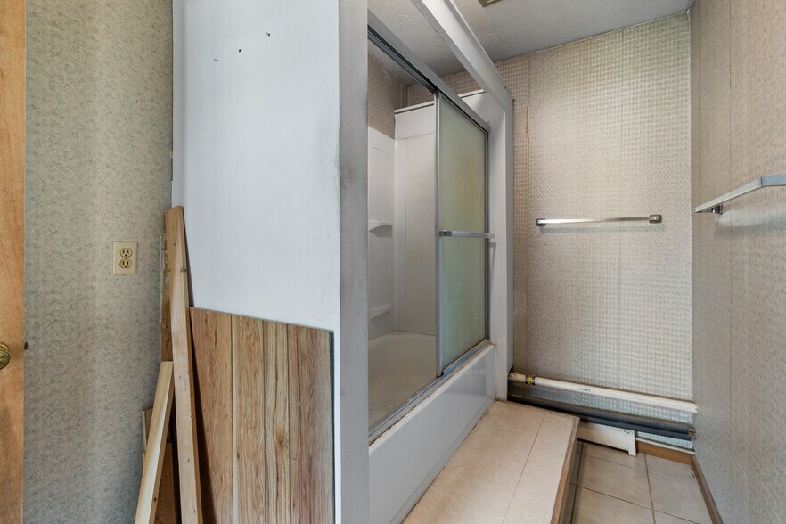 More Photos Of 7000 Manchester Rd, Canal Fulton Office For Sale