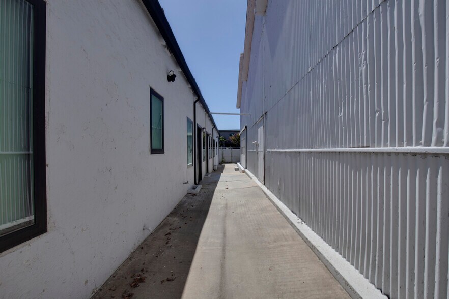 More Photos Of 3431 Cherry Ave, Long Beach Loft Creative Space For Lease