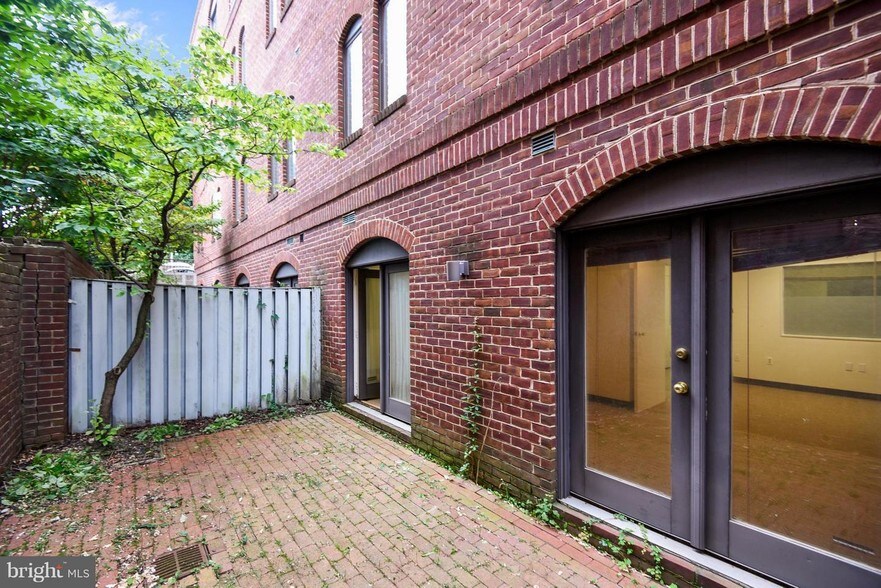 More Photos Of 2150-2168 Wisconsin Ave NW, Washington Office For Lease